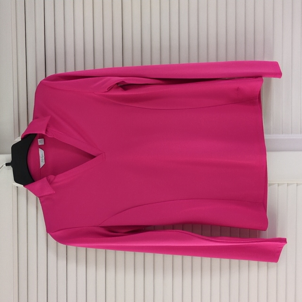 Lady Hagen Long Sleeve V Neck Golf Top. Size XS.  Magenta.     EUC